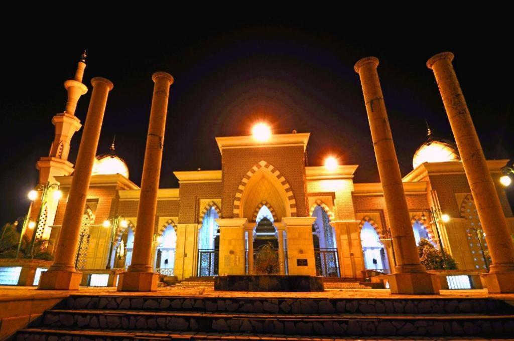 فندق فافور ماكاسار المظهر الخارجي الصورة