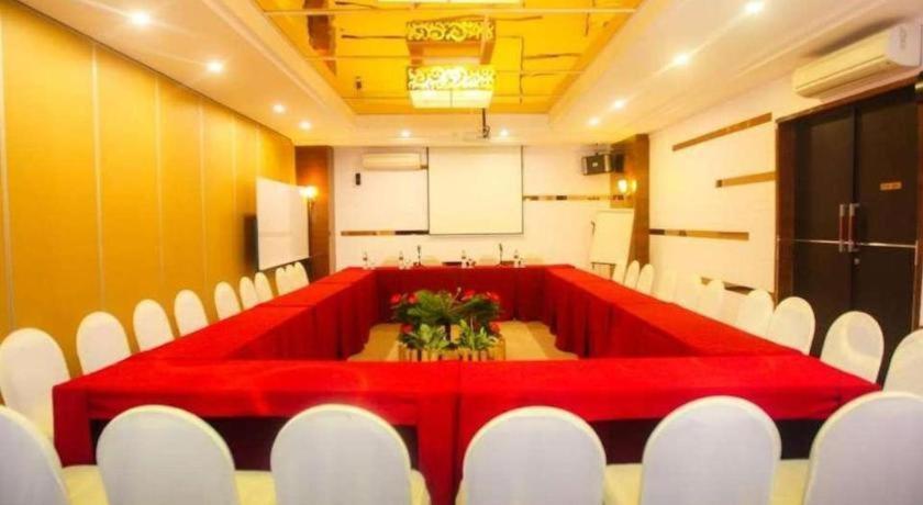 فندق فافور ماكاسار المظهر الخارجي الصورة